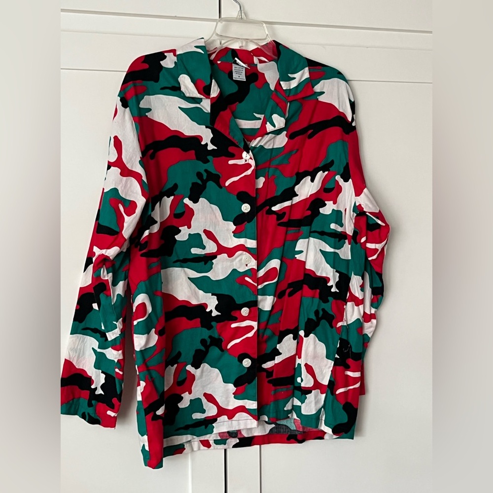 Super cute Allison Rhea 100% cotton camo top.